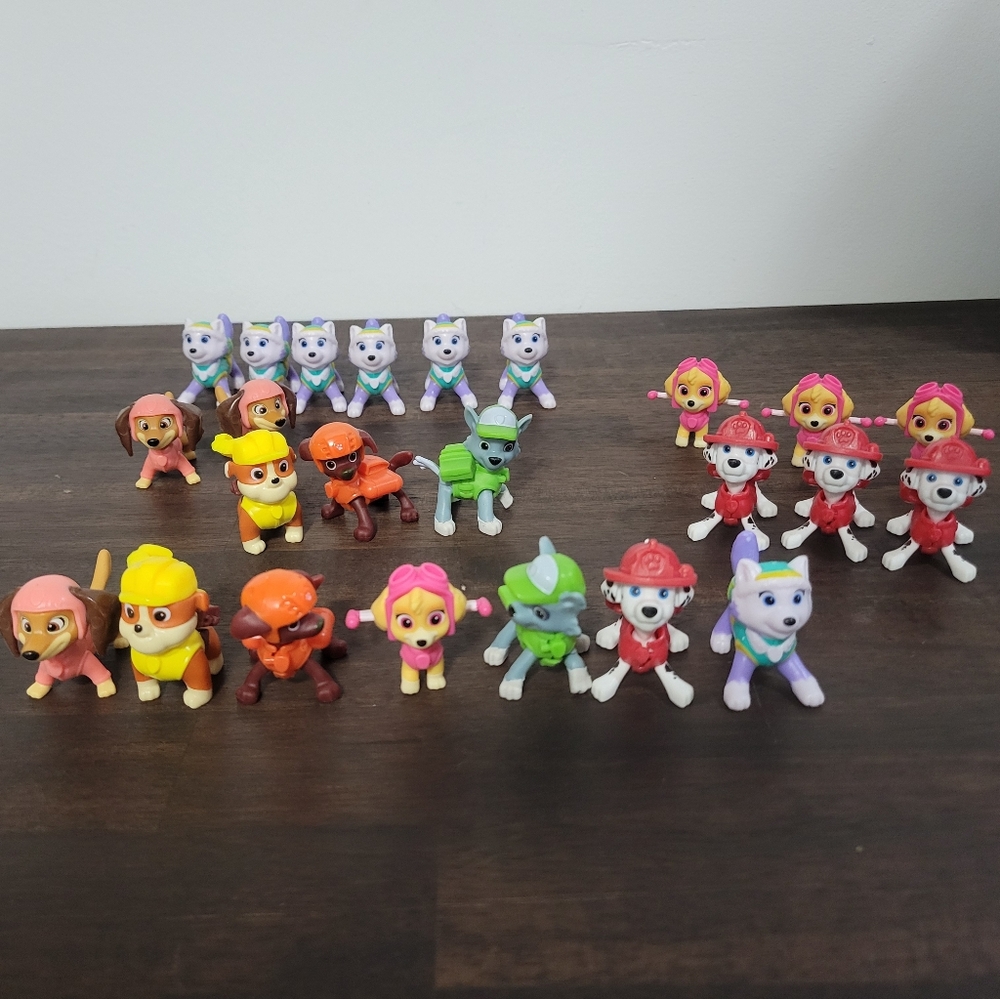 Kinder Paw Patrol Action Figures - 24 Total